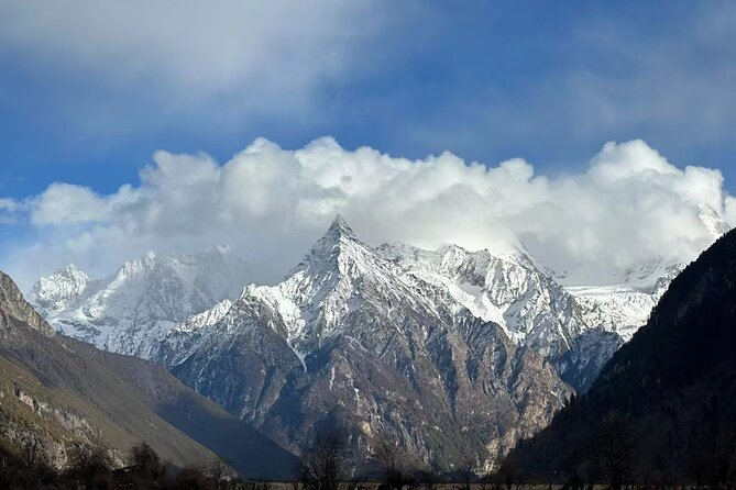 13 Day Classic Tibet Tour on Flight and Soft Sleeper Train - Why this route gives you more than a Lhasa stop