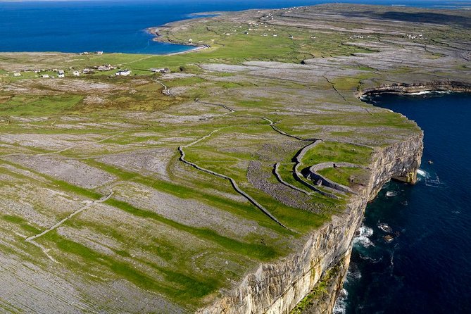 6-day All Ireland & Northern Ireland Rail Tour from Dublin - Guiding style and the real pace of the trip
