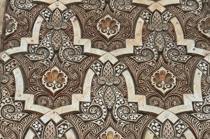 Alhambra tickets with Nasrid Palaces + Tourist Train - Seeing the Alhambra when regular tickets are gone