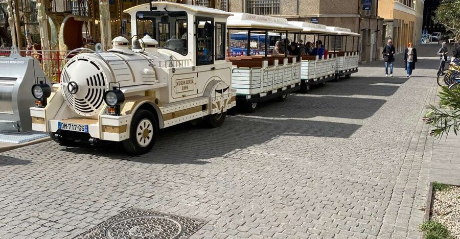 Antibes: 2-Way Little Train of Antibes Tour to Juan-les-Pins - Key points to know before boarding