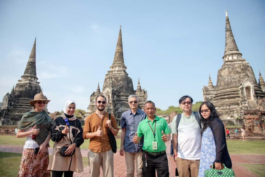 Bangkok: Ayutthaya, Railway & Floating Markets Full-Day Tour - Ayutthaya’s temple ruins