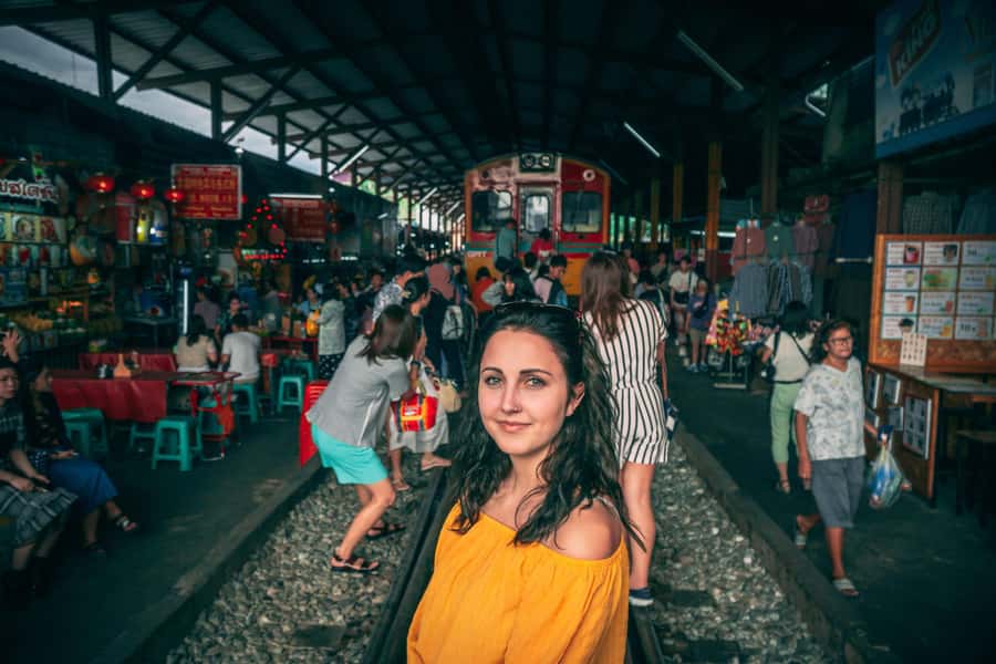 Bangkok: Ayutthaya, Railway & Floating Markets Full-Day Tour - Who should book this experience