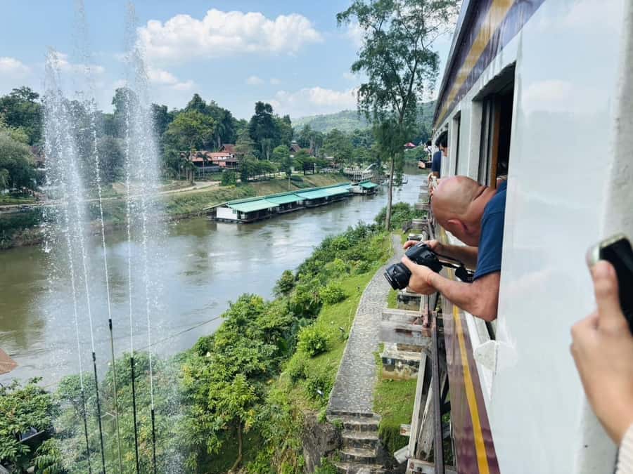 Bangkok: Floating Market, River Kwai, Railway Tour w/ Lunch - Key points at a glance