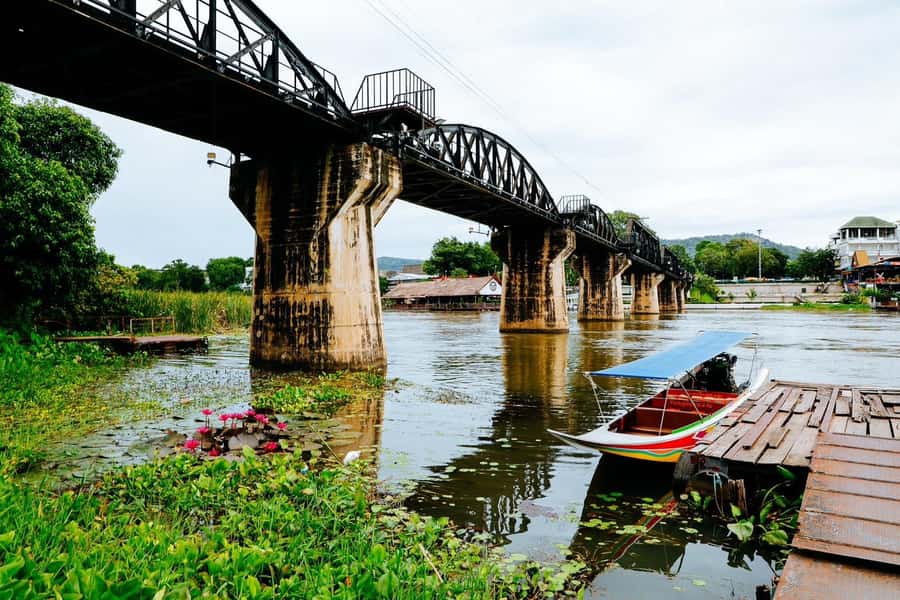 Bangkok: Floating Market, River Kwai, Railway Tour w/ Lunch - Why combine the floating market with the River Kwai?