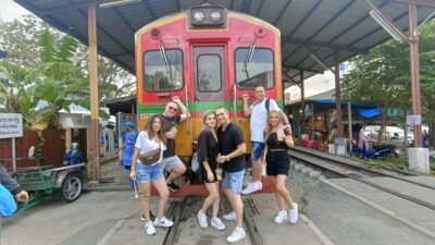 Maeklong Railway & Damnoen Saduak Floating Markets