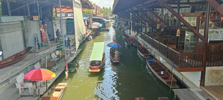 Bangkok: Maeklong Railway & Damnoen Saduak Floating Markets - What to bring and how to prepare