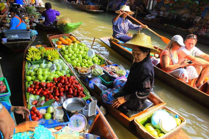 Bangkok: Railway and Floating Market Tour with Dragon Temple - Transport, timing, and the value of $16