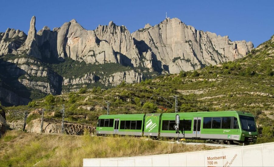 Barcelona: Montserrat, Black Madonna, Rack Railway & Liquors - Inside the basilica and the Throne of the Virgin