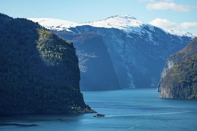 Bergen: Flam Railway, Viking Village Tour with Fjord Cruise - Bergen to Voss: the day starts on the road