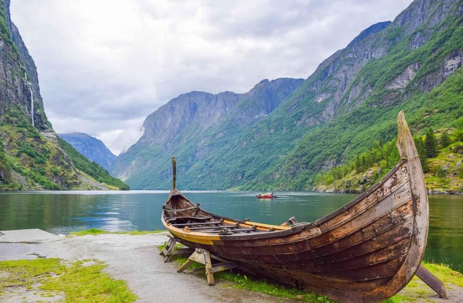 Bergen: Viking Village, Nærøyfjorden Cruise and Flåm Railway - The Flåm Railway and the long return to Bergen
