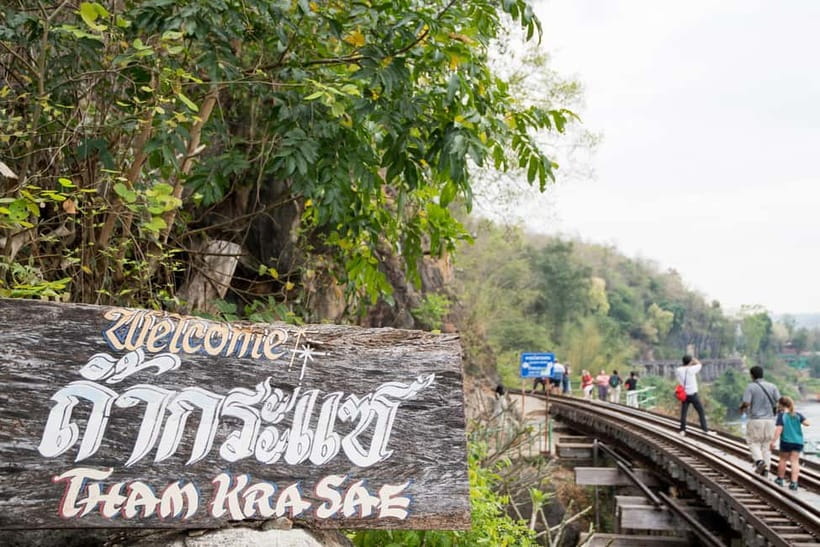 BKK: Damnoen Floating Market, Maeklong Rail & River Bridge - Food, shopping, and what to budget