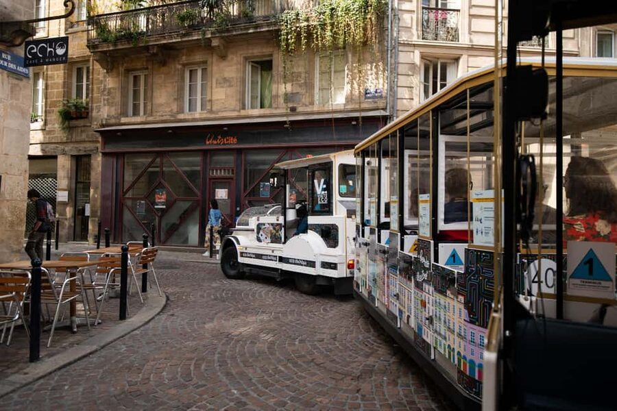 Bordeaux: Little Electric Train Tour - A gentle first look at Bordeaux