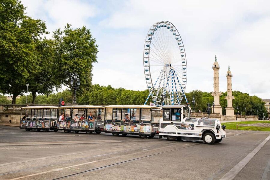 Bordeaux: Little Electric Train Tour - Commentary in eight languages