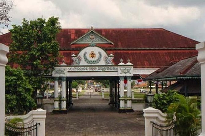 Borobudur & Prambanan in Yogyakarta, train to Malang, hike Bromo & Ijen // 4D3N - Taman Sari and the 4:41 p.m. train to Malang