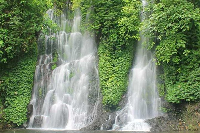Borobudur & Prambanan in Yogyakarta, train to Malang, hike Bromo & Ijen // 4D3N - The Ijen Crater hike at 4 a.m.