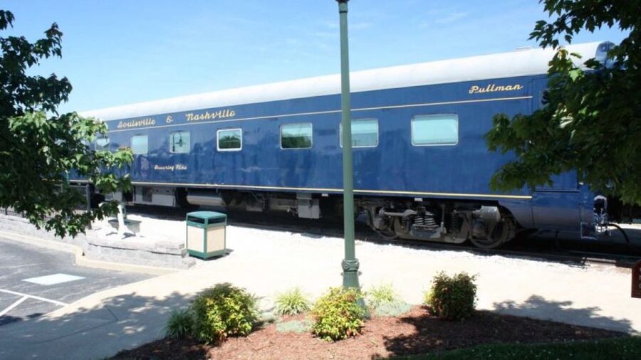 Bowling Green: Historic RailPark & Train Museum Entry & Tour - Timing, seasons, and practical planning