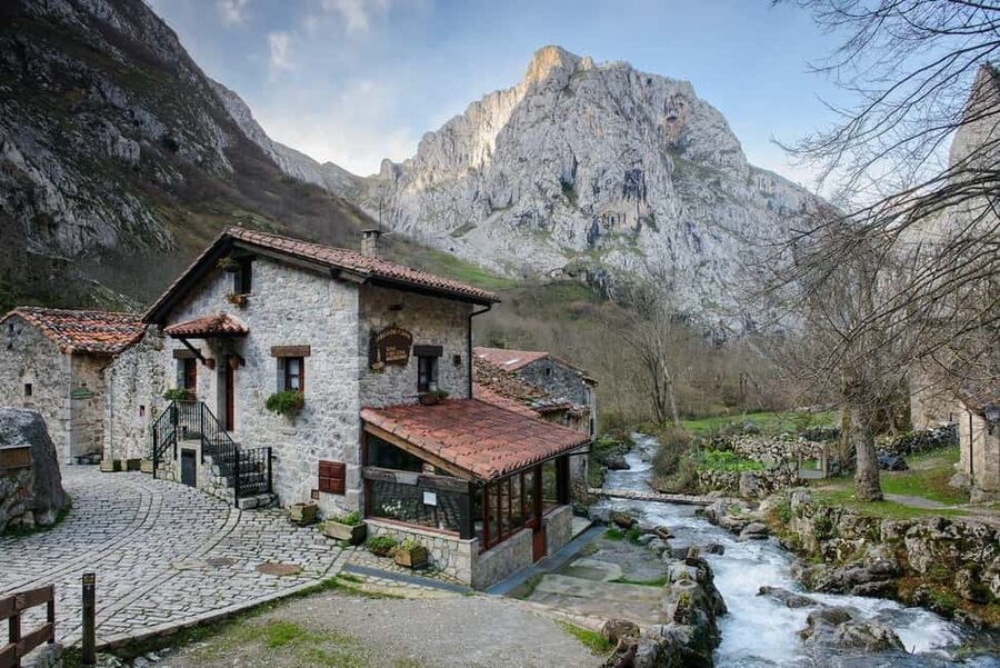 Bulnes: Excursion with funicular and Cabrales cheese cave in the Picos de Europa - Why Bulnes makes a good day trip