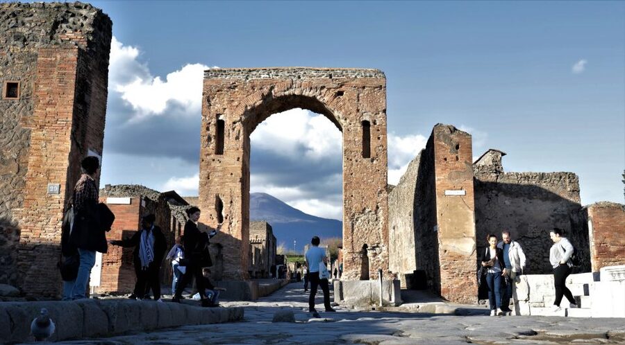 Campania Express Train Pompeii Tour with Vesuvius or Winery - Key points to know before booking