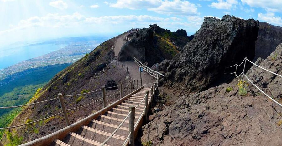 Campania Express Train Pompeii Tour with Vesuvius or Winery - One free hour to choose your own Pompeii