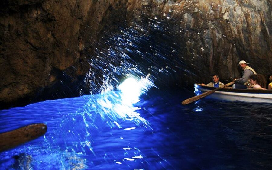 Capri: DIY Day Trip with Blue Grotto, Funicular & Lunch - Return to Capri town by bus