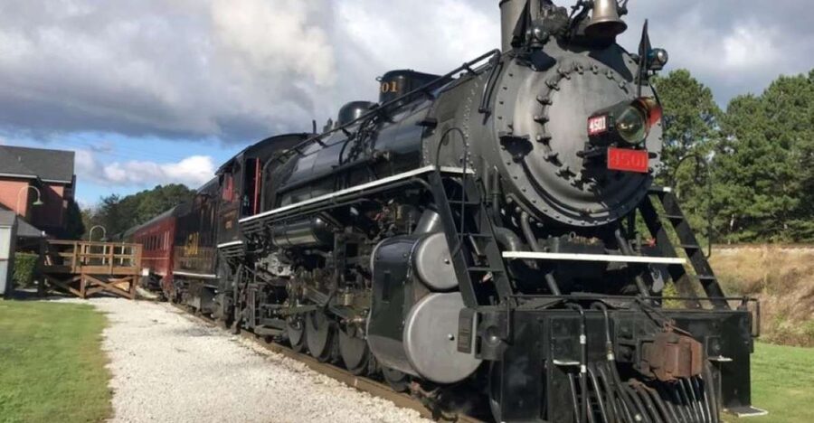 Chattanooga: Derailed Trolley Tour and Train Ride - Starting at the Chattanooga Choo Choo