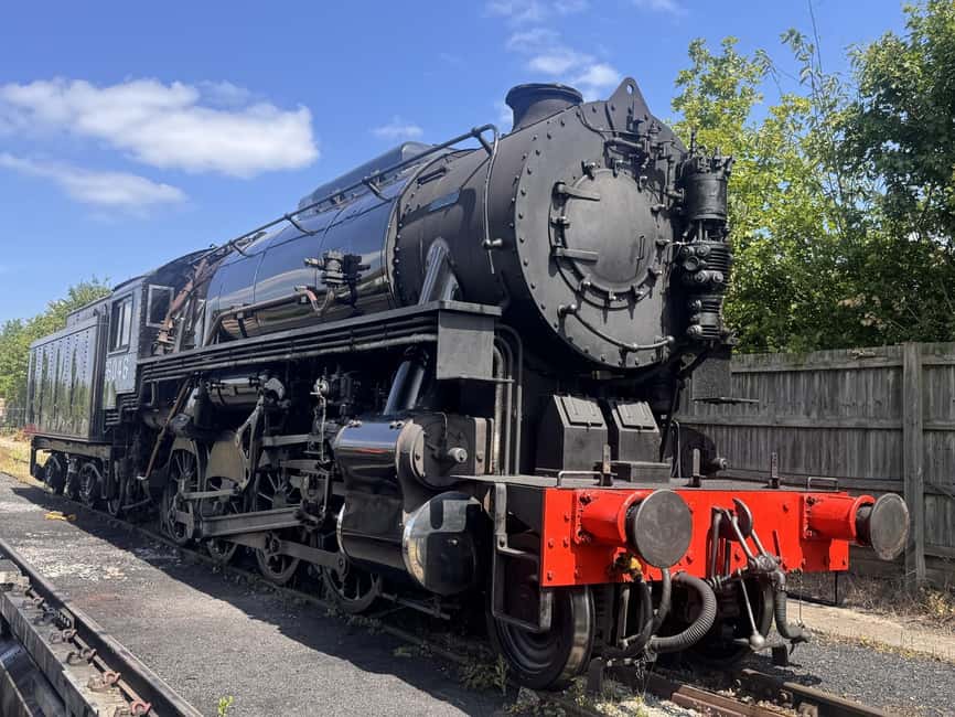 Chinnor: Chiltern Hills Steam Train Ride - Watching the Chiltern Hills from your carriage