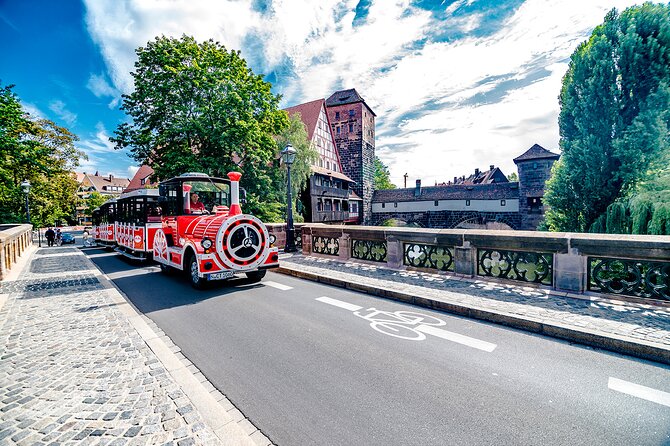 City tour through Nuremberg with the little train - Christmas tour - A 40-minute route with one clear purpose