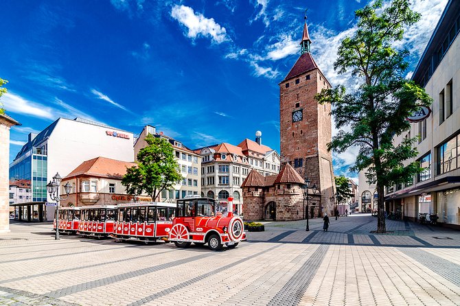 City tour through Nuremberg with the little train - Christmas tour - Seating is the main comfort concern