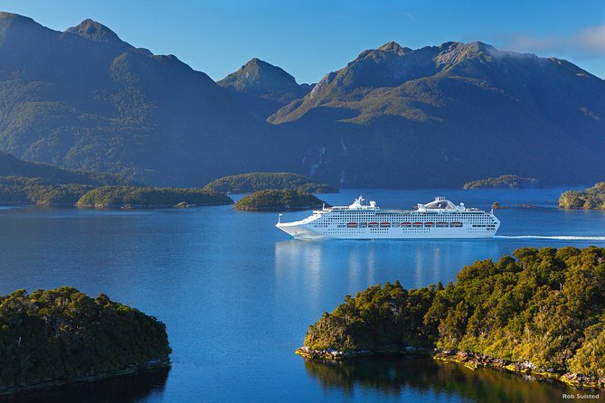 Coastal Pacific Train Journey from Picton to Christchurch - Food, drinks, and the café carriage