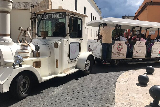 Colonial Zone Train 45 minutes of history and culture in Santo Domingo - What you see from the Chuchu Colonial train
