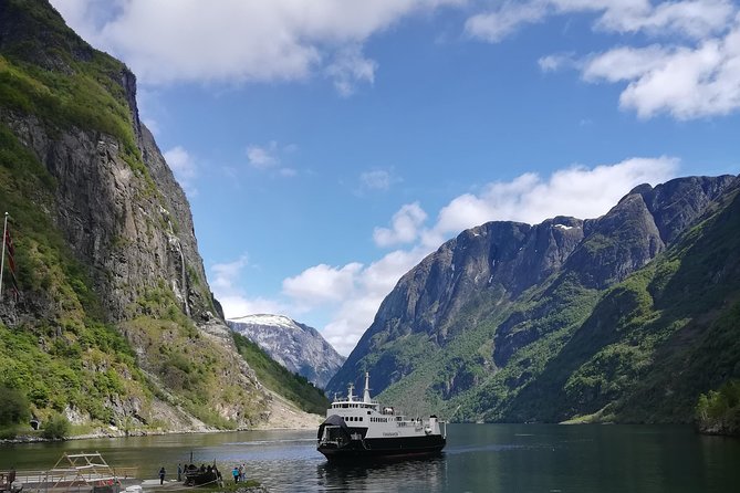 Cruise Special: Private Trip To Canyons And Waterfalls With Flåm Railway - Tvindefossen and the road scenery