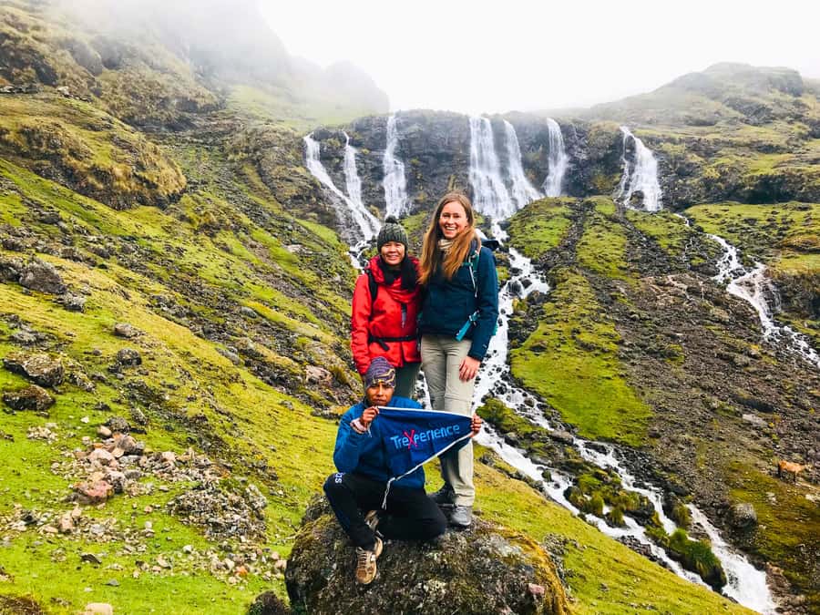 Cusco: 4-Day Lares Trek to Machu Picchu with Panoramic Train - Day 2: Blue Lagoon to Condor Pass at 4,750 meters