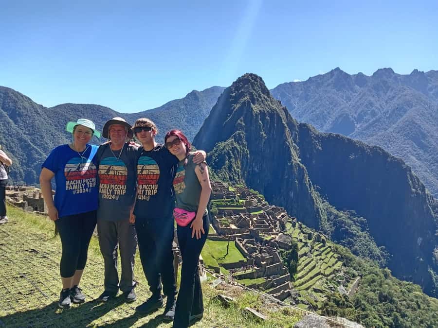 Cusco: Machu Picchu Day Trip with Train + Entrance ticket - The long road from Cusco to Ollantaytambo