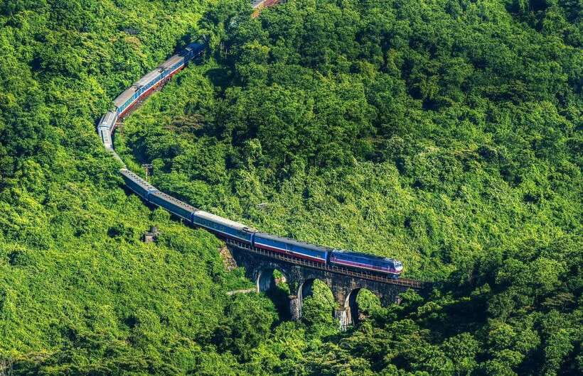 Da Nang: Hue Imperial Day Trip, Hai Van Pass Train, & Lunch - Vietnamese lunch and a useful midday pause