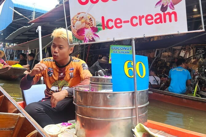Damnoen Saduak Famous Floating Market and Mea Klong Railway Tour - Mae Klong Railway Market and the passing train