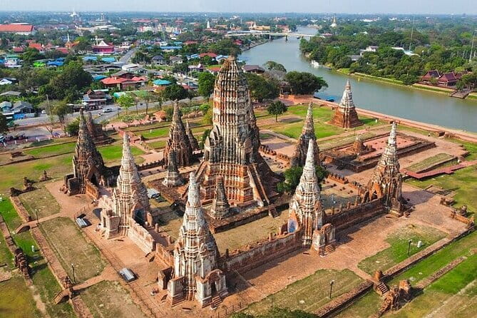 Damnoen Saduak Famous Floating Market and Mea Klong Railway Tour - What the $61.33 price covers