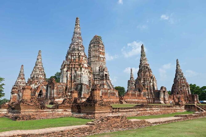 Day Trip to Bangkok Floating Market & Maeklong Railway - Guides can make or break the seven hours