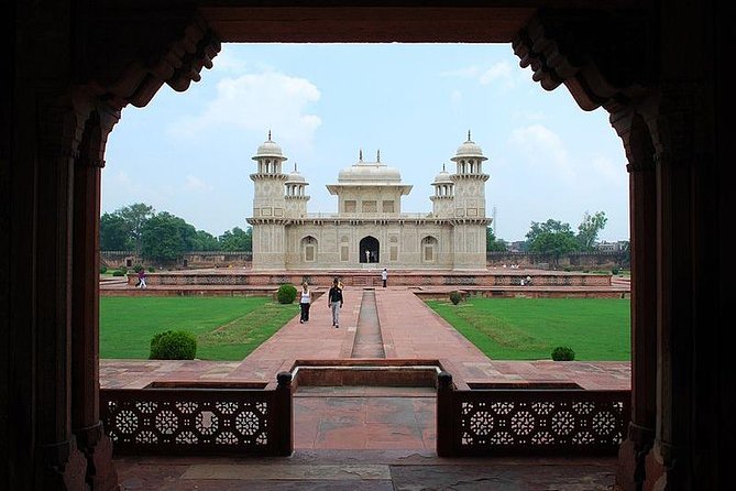 Delhi Agra Delhi: Round Trip By Gatimaan Express Train - Why the fast train makes this a practical Agra day trip