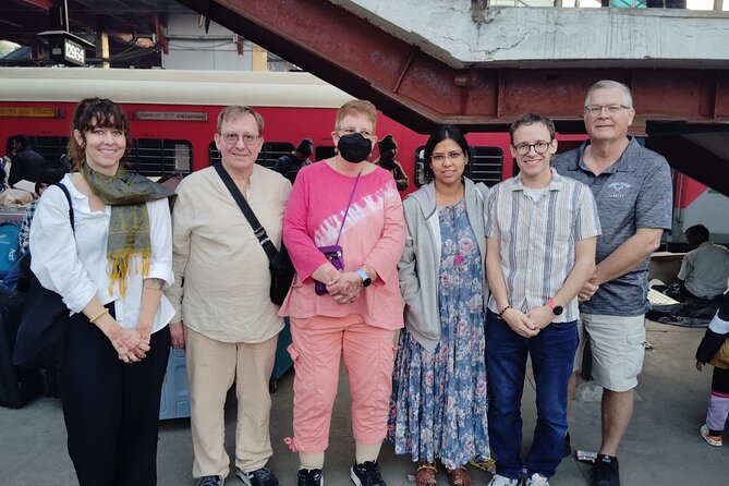 Delhi to Agra: Delhi to Taj Maha tour by Superfast Train Tour - Lunch in Agra, with the bill separate