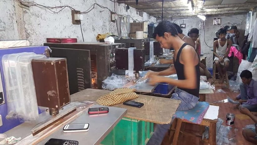 Dhobi Ghat Laundry and Dharavi Slum Tour with Local Train - Key points to know before you book