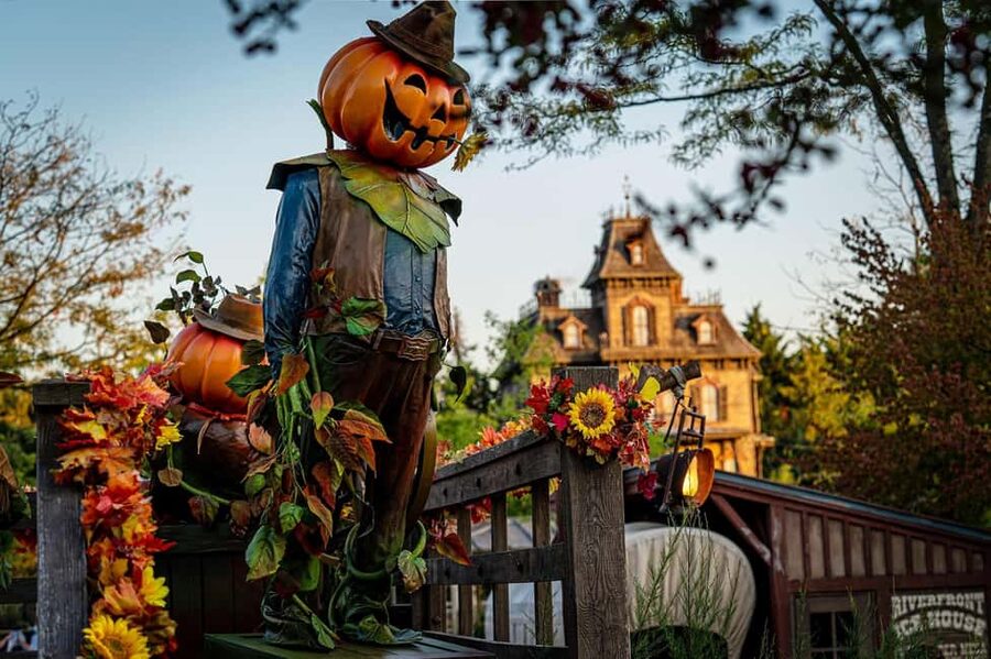 Disneyland® Paris Tickets for Train and Parks - Take the RER A to Marne La Vallée Chessy
