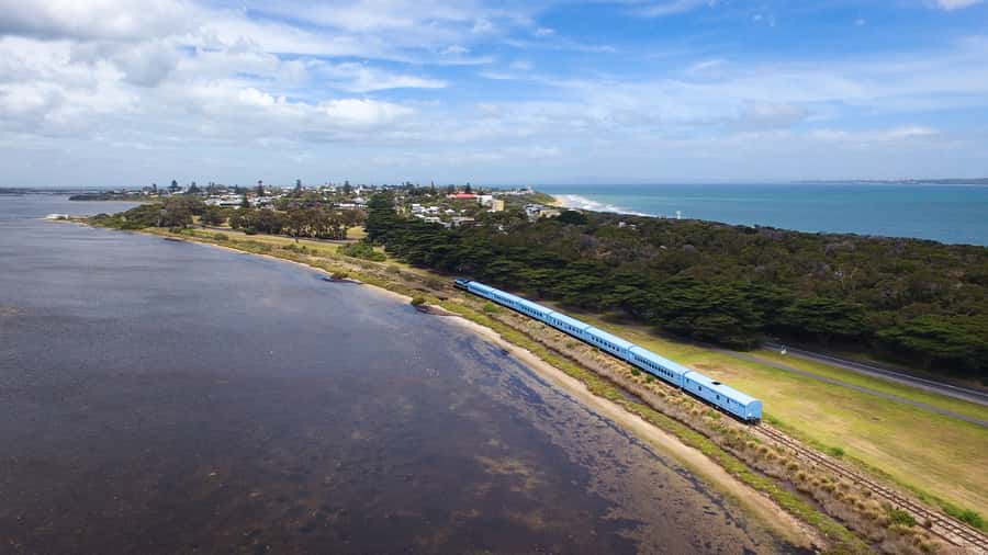 Drysdale: Restaurant Train Dining Experience - Local drinks from the Bellarine, Geelong, and Otways
