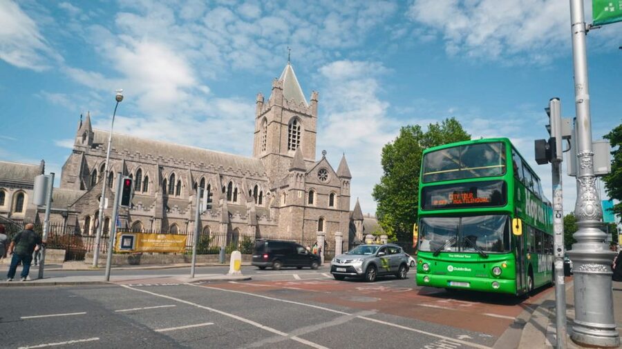 Dublin: Cruise Excursion Hop-On Hop-Off Tour & Rail Ticket - O’Connell Street, writers, and the GPO