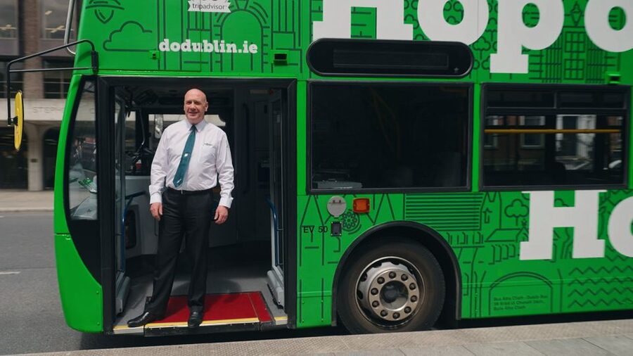 Dublin: Cruise Excursion Hop-On Hop-Off Tour & Rail Ticket - Merrion Square, St. Stephen’s Green, and Grafton Street