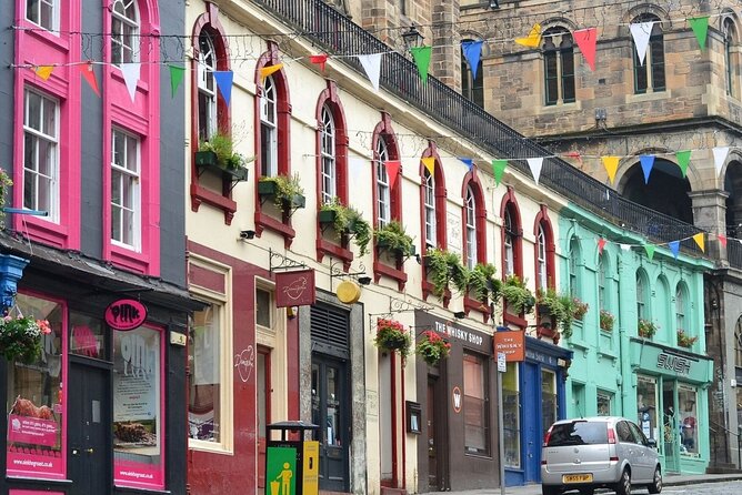 Edinburgh Rail Trip from London with Castle entry and Hop-on Hop-off bus - Holyroodhouse and the National Museum