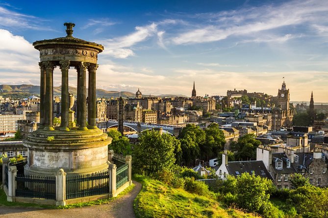Edinburgh Rail Trip from London with Castle entry and Hop-on Hop-off bus - The 07:02 train from London King’s Cross