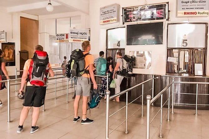Ella to Nanu Oya train ride on (Train No: 1006 "Podi Menike") - Why the Ella to Nanu Oya train ride is worth your morning