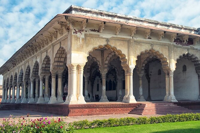 Enchanting Taj Mahal Same Day Tour by Gatiman Train From Delhi - What the $90 price really covers
