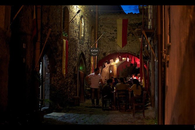 Etna Wine Tasting and Train Tour - Wine tasting with a Sicilian lunch