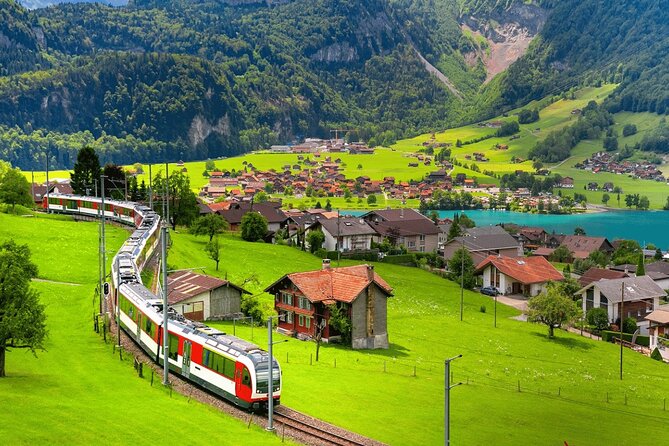 Exclusive Panoramic Train Journey though the Heart of Swiss - Brienz and the blue water of Lake Brienz